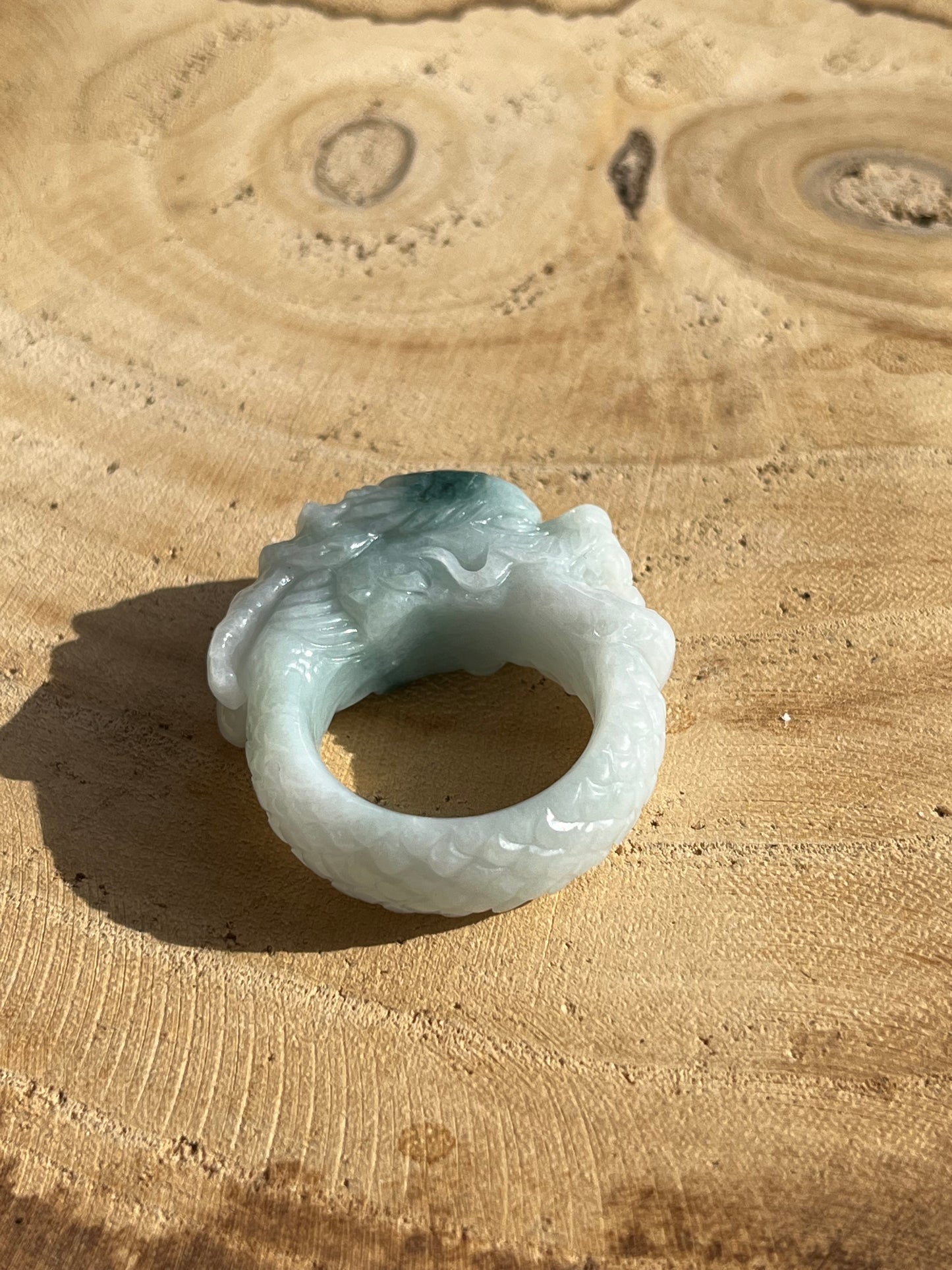 Hand Carved Jadeite Chinese Dragon Thumb Ring, 手雕翡翠龙扳指