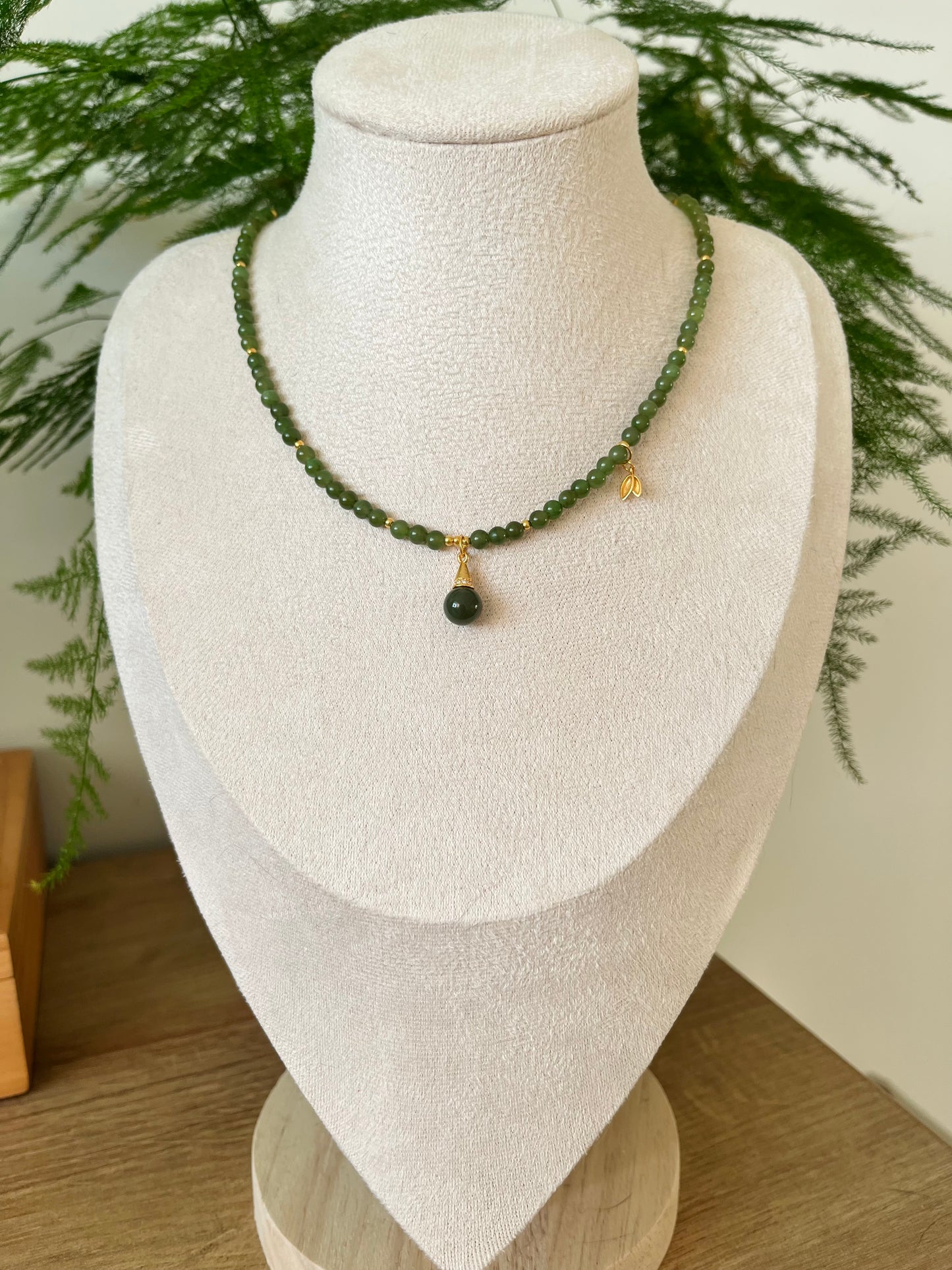 Green nephrite jade beaded necklace with S925 accessories