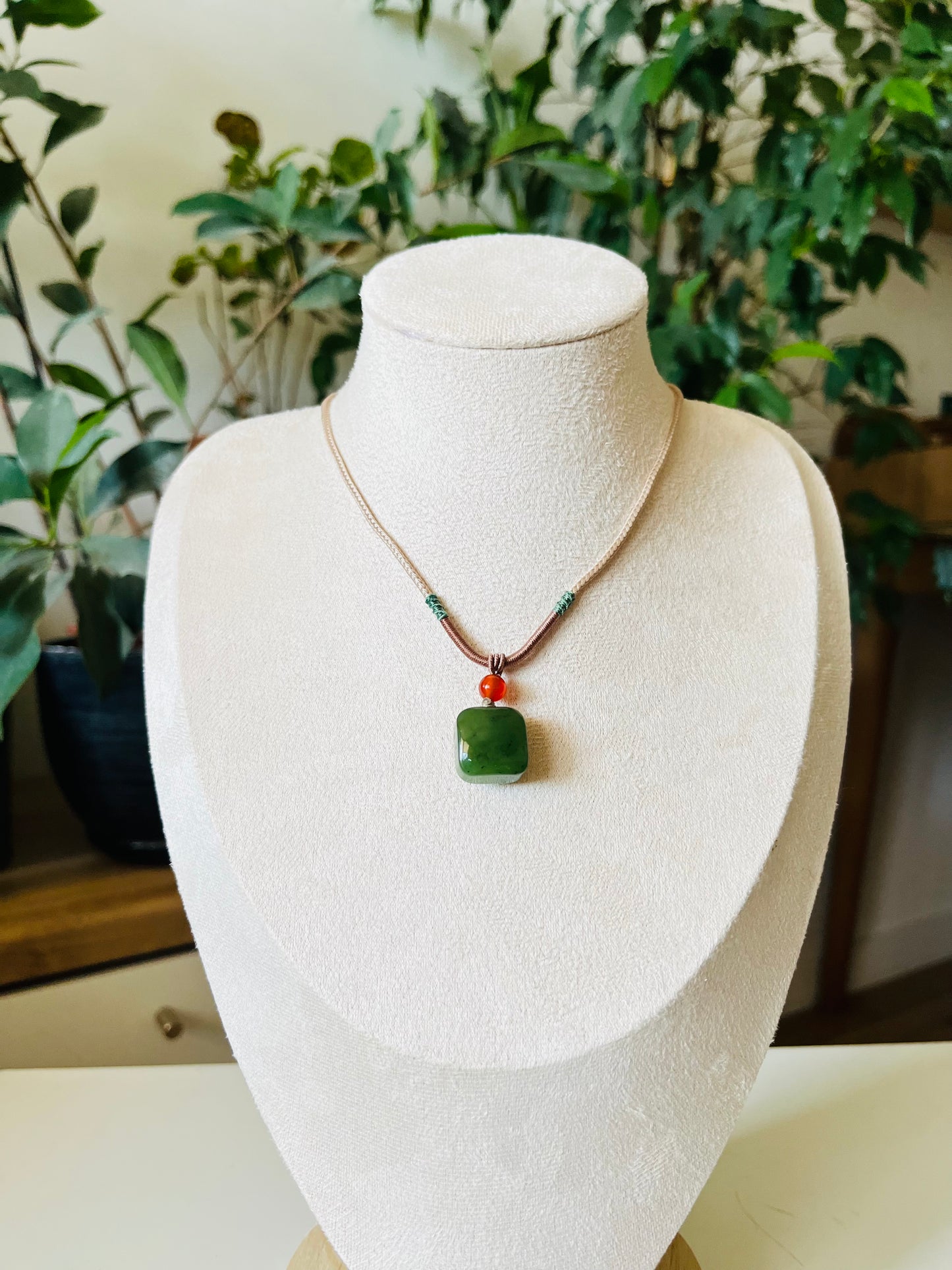 Simple Small Green Jade Square Pendant，和田碧玉小方糖吊坠