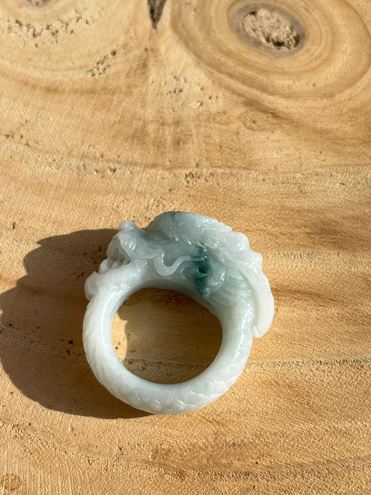 Hand Carved Jadeite Chinese Dragon Thumb Ring, 手雕翡翠龙扳指