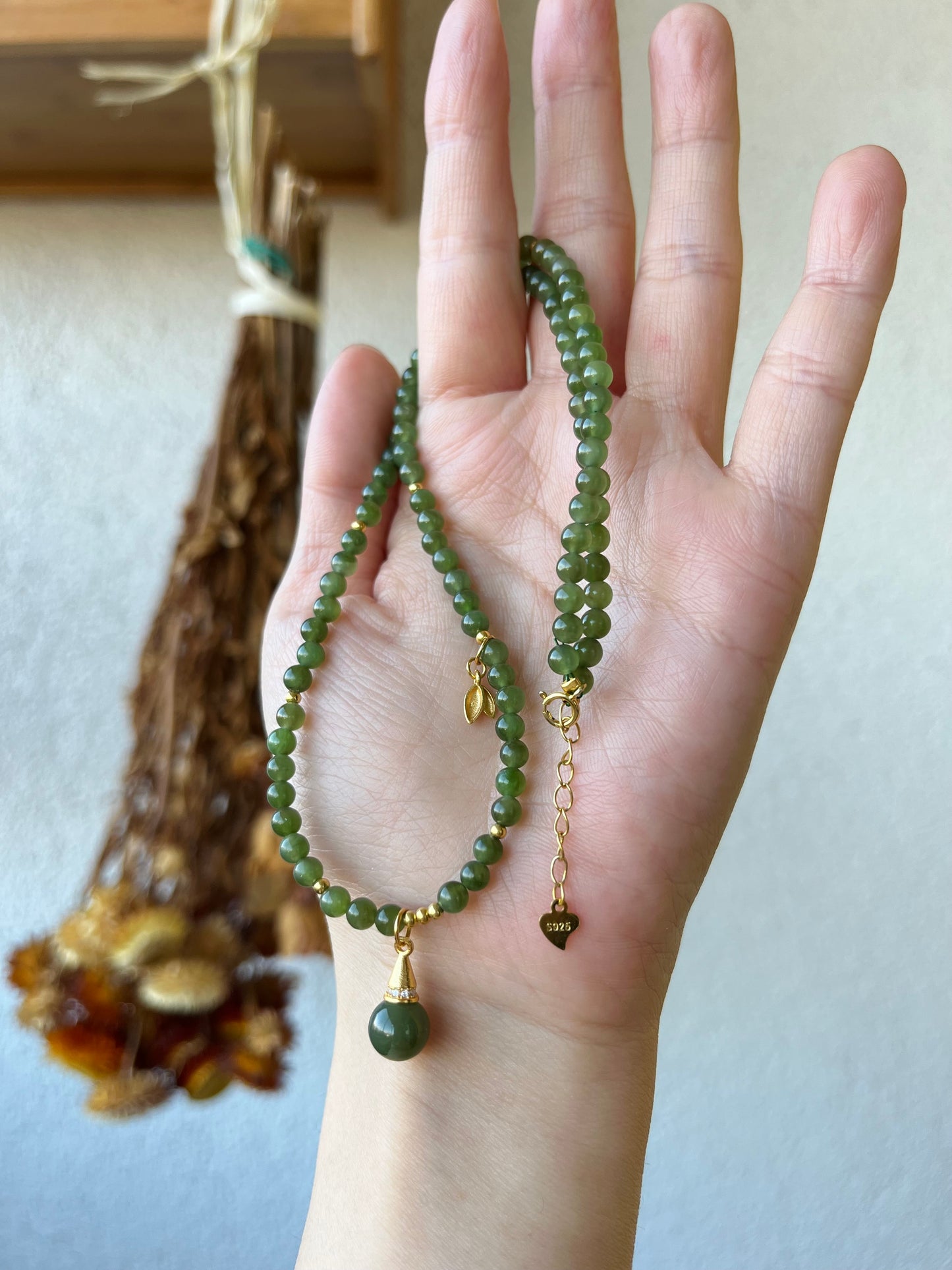 Green nephrite jade beaded necklace with S925 accessories