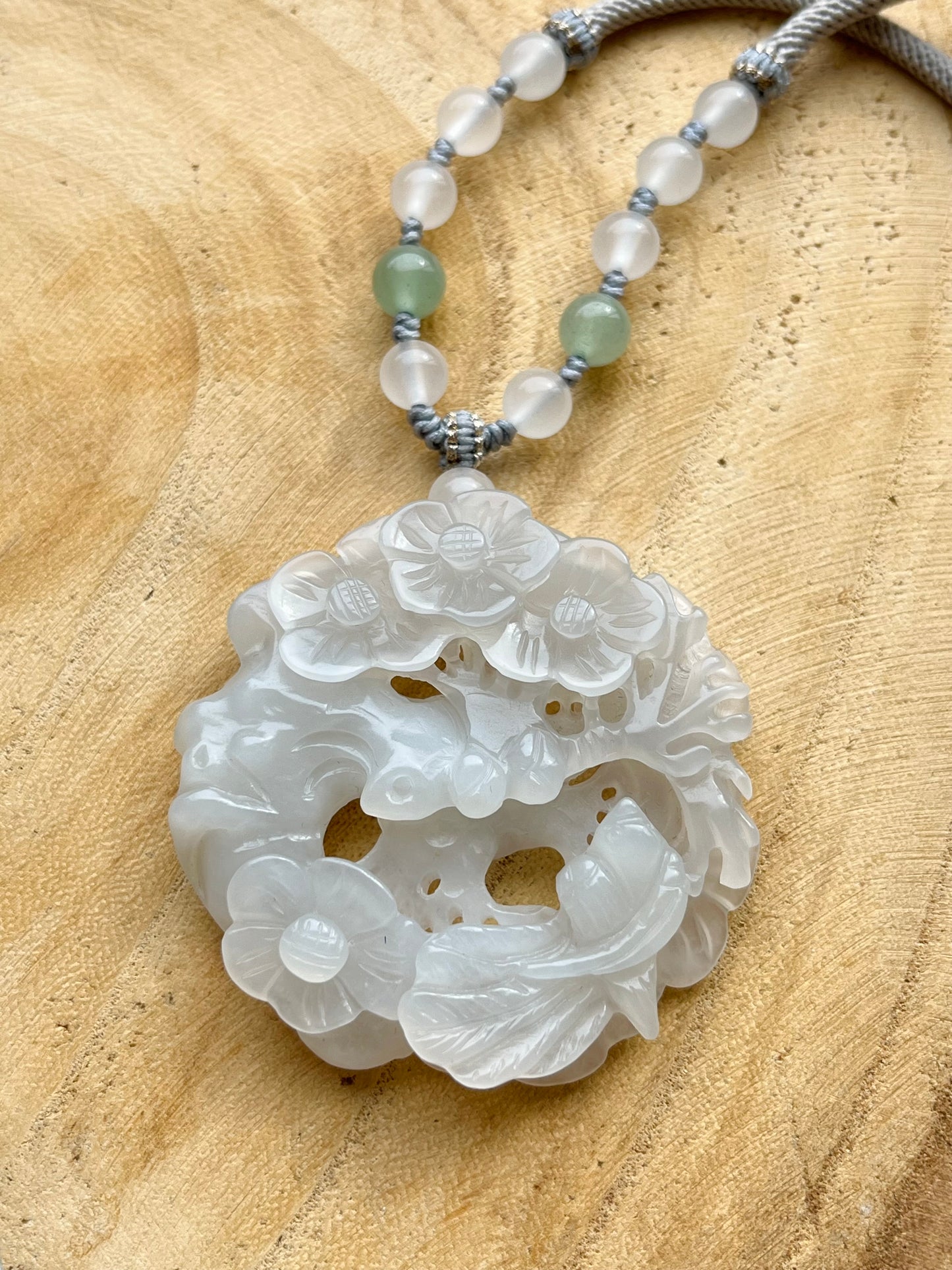 Hand Carved Light Purple Jade Happiness Appears on the Eyebrow (Xi Shang Mei Shao) Pendant, 手雕和田烟紫喜上眉梢吊坠