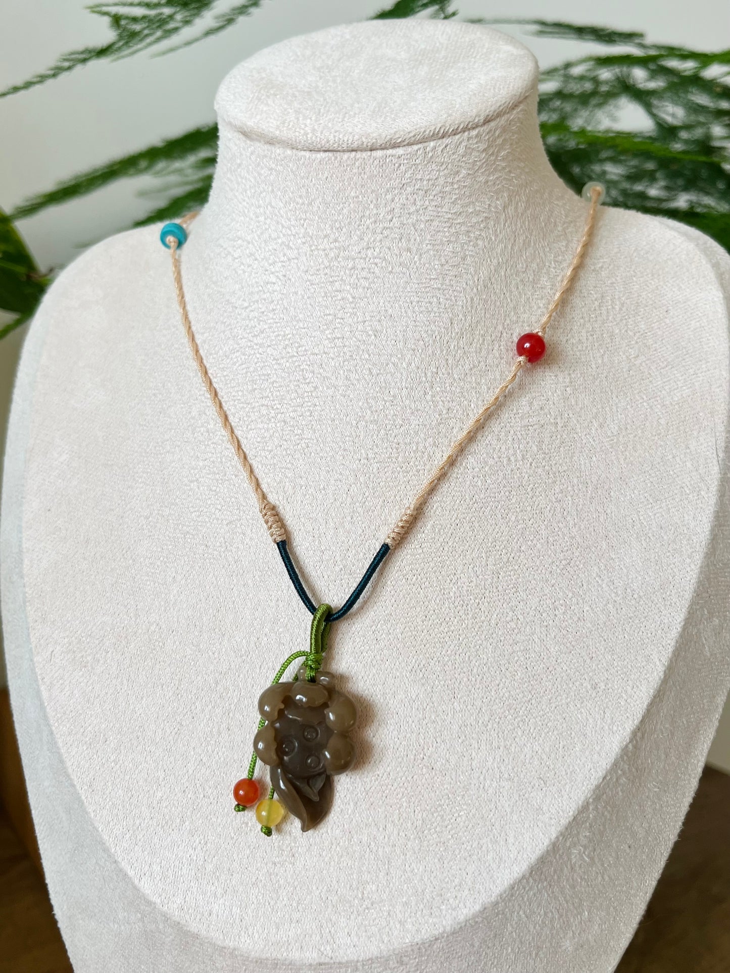 Handmade Necklace with a Hand Carved Brown Jade Lotus, 手编和田玉小荷花项链