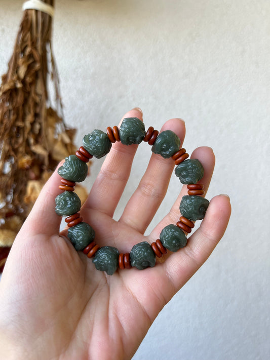 Hand Carved Jade Lion Dance Head Beaded Bracelet, 醒狮头手串