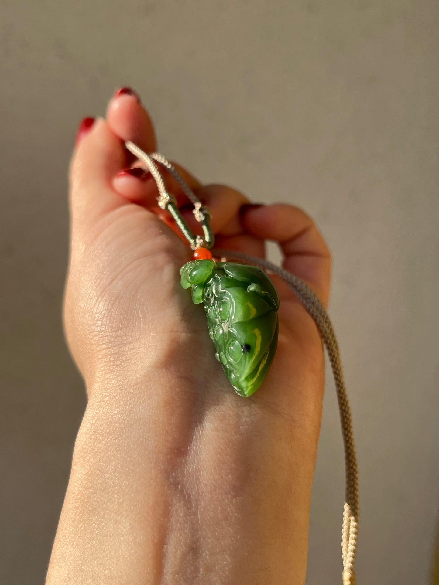 Hand Carved Green Nephrite Lotus Pod Pendant,  手雕碧玉如意莲蓬