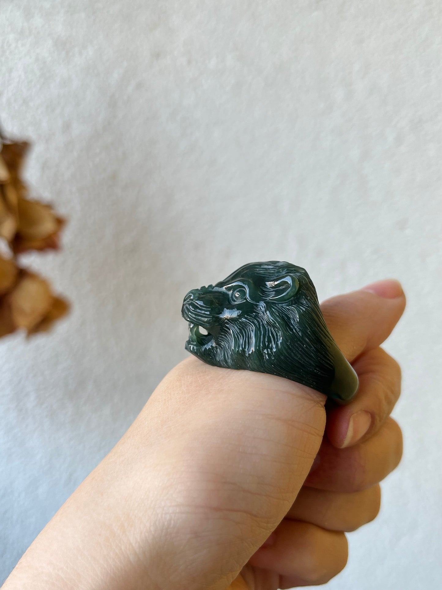 Hand Carved Jade Lion Head Thumb Ring, 手雕细青玉狮头扳指