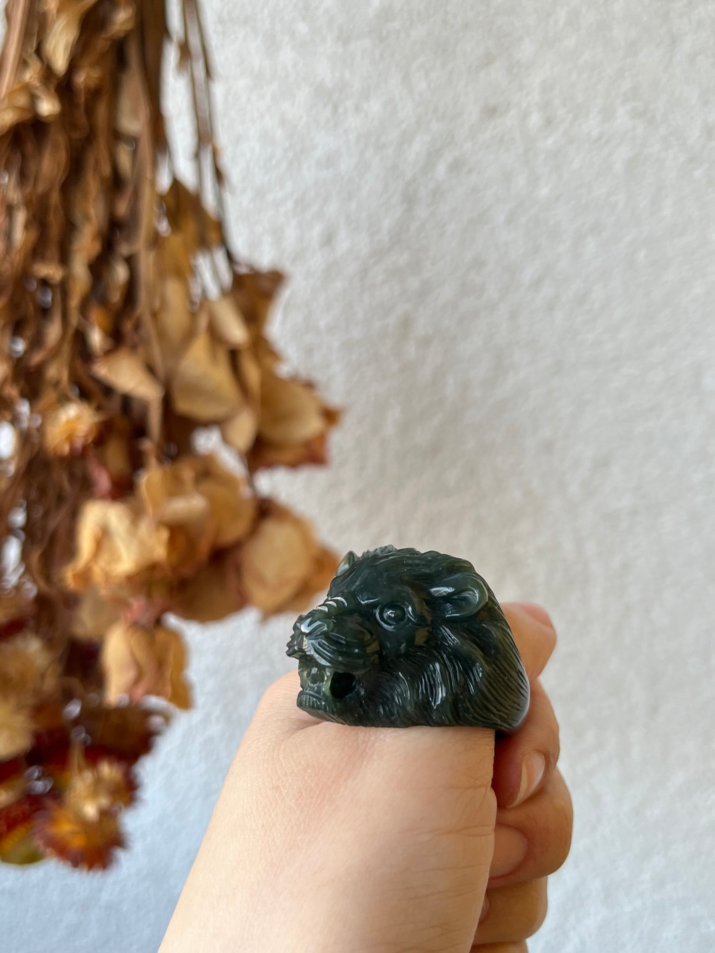 Hand Carved Jade Lion Head Thumb Ring, 手雕细青玉狮头扳指