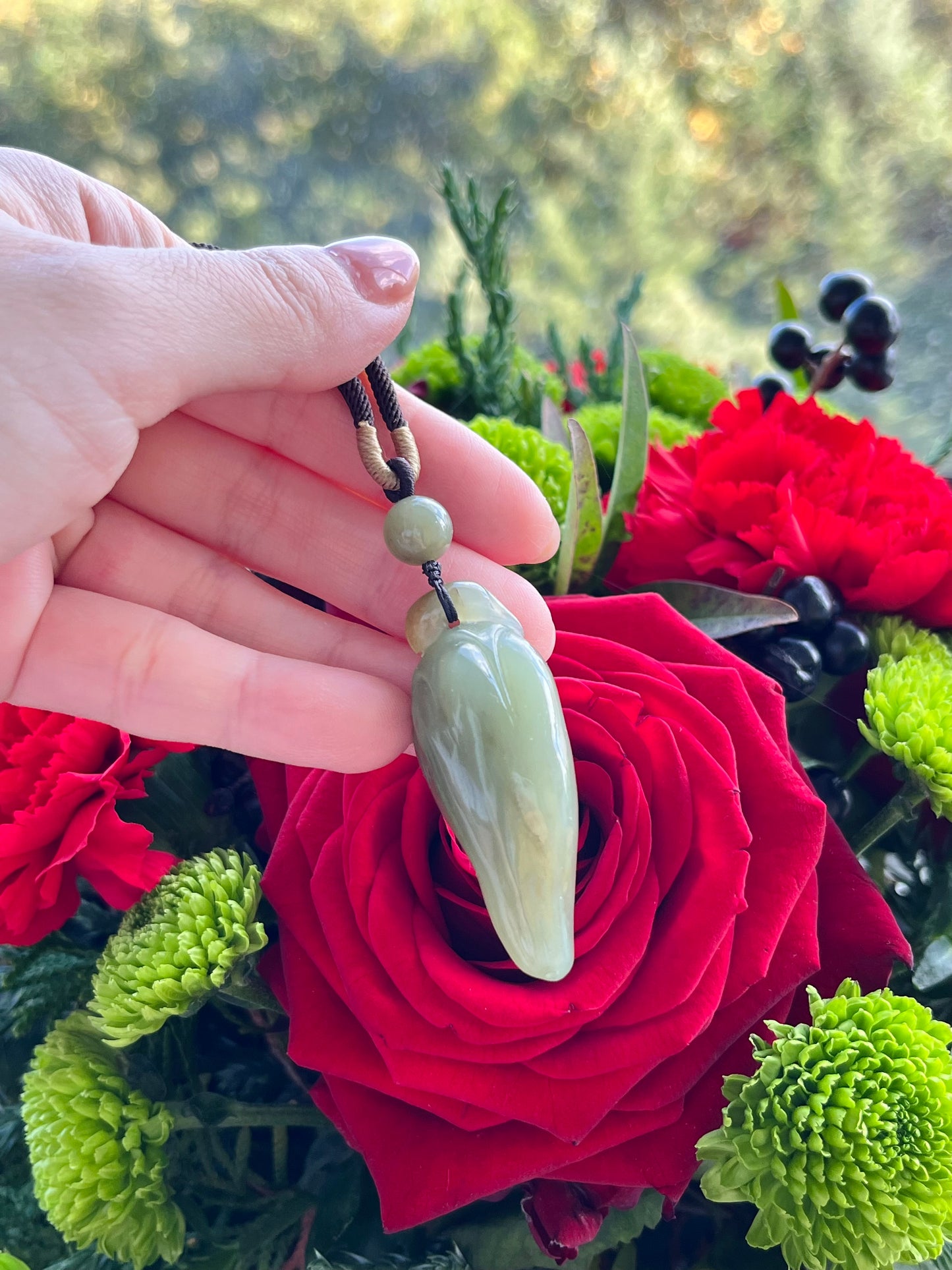 Hand Carved Jade Pepper Pendant，手雕且末蓝糖和田玉辣椒