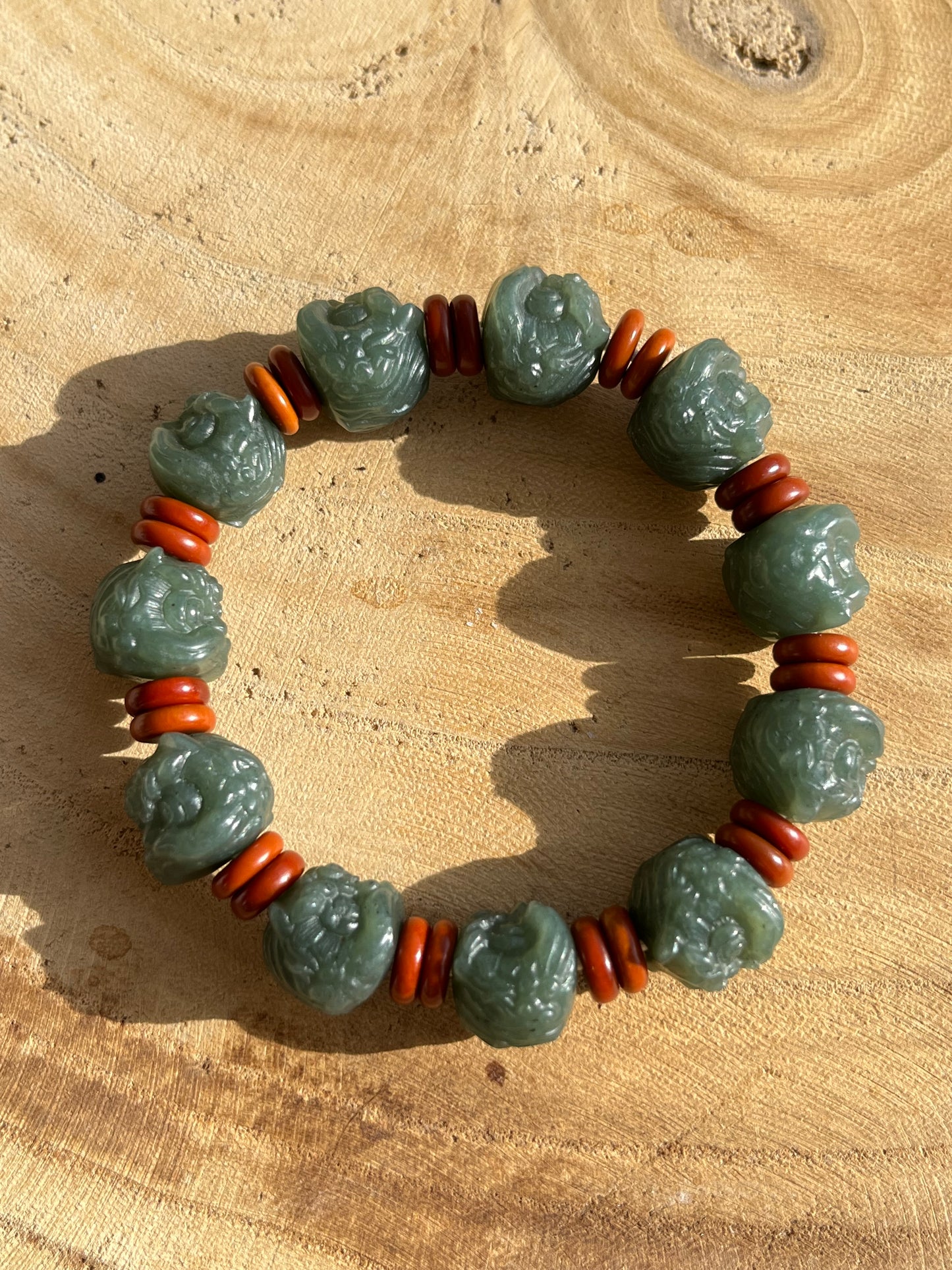 Hand Carved Jade Lion Dance Head Beaded Bracelet, 醒狮头手串