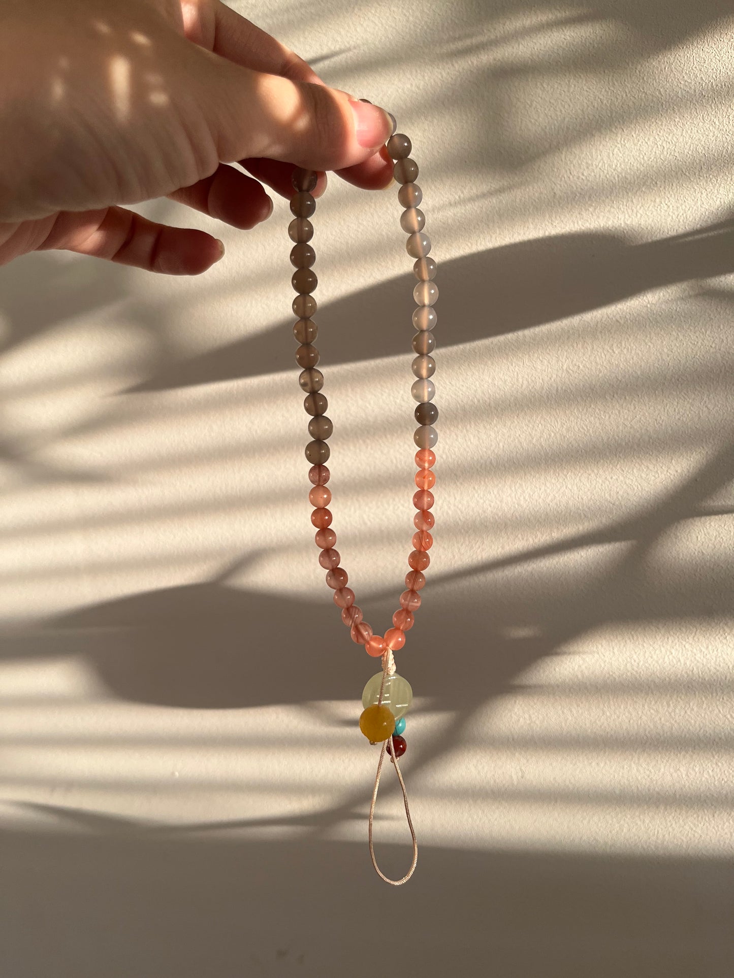 Handmade Agate Beaded Phone Strap，手编玛瑙手机链