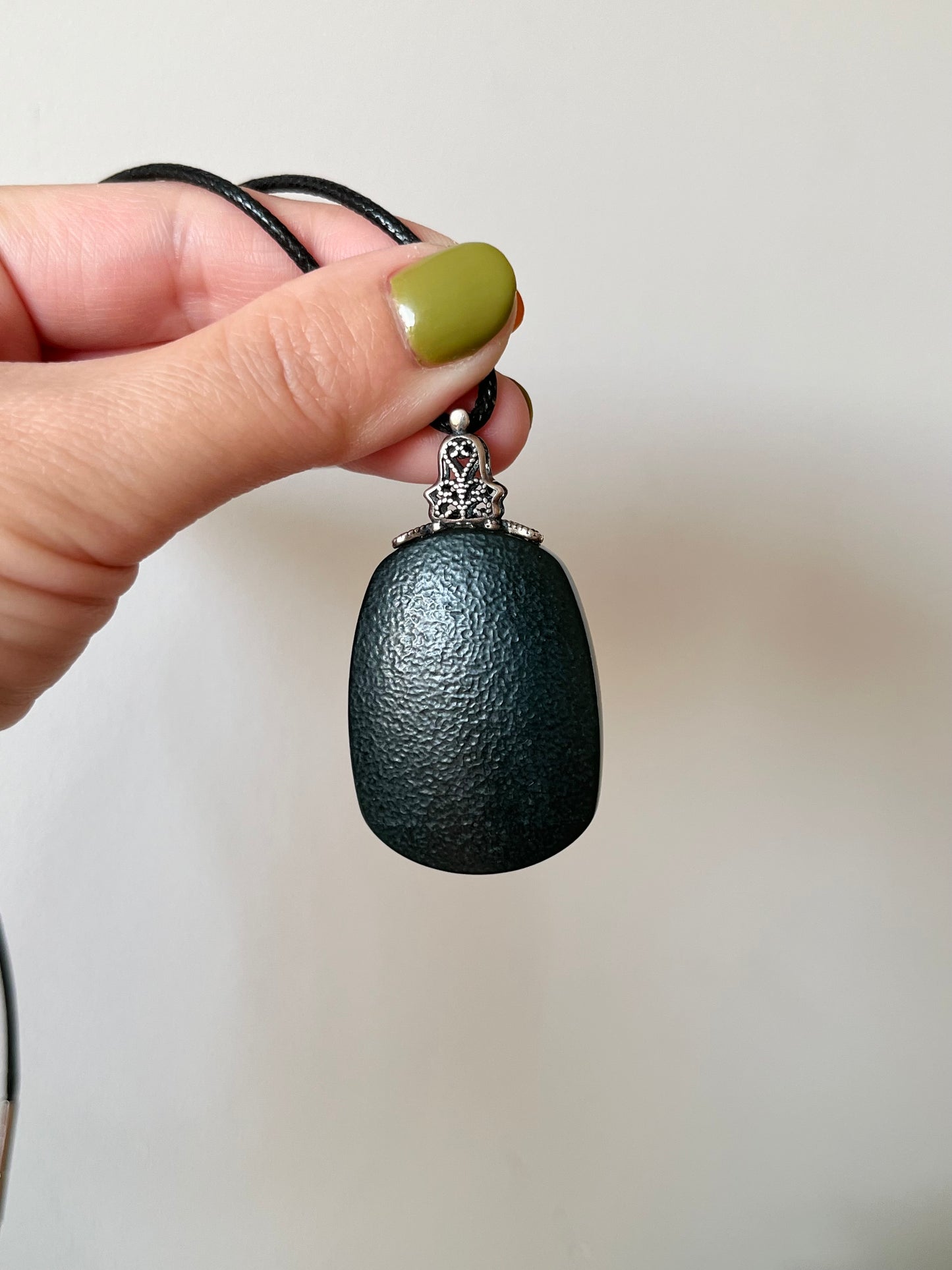 Vintage Style Carved Jade Plum Blossom Pendant, 和田青玉复古银扣头梅花牌