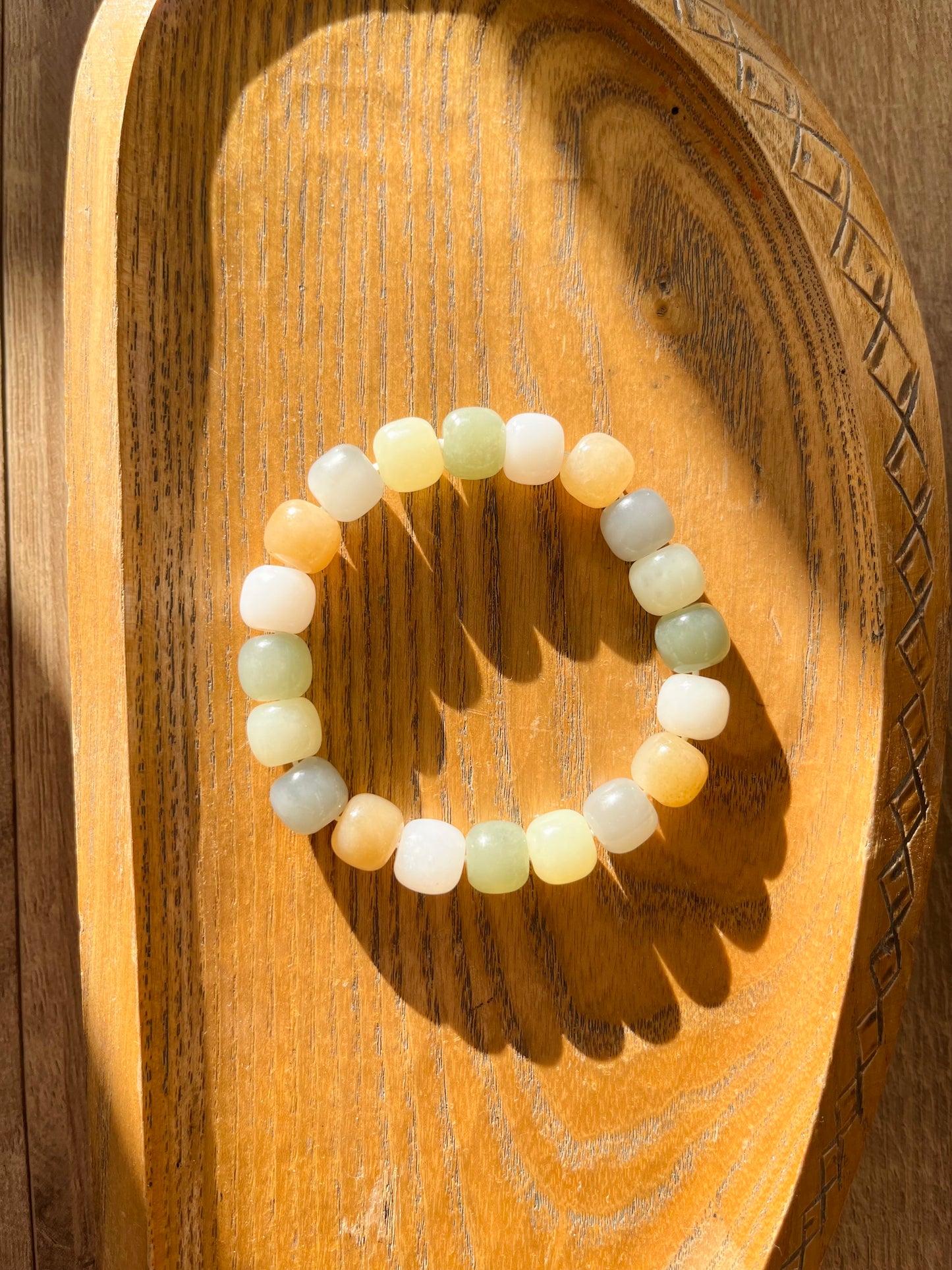 Bracelet with 10mm x 8mm Multi-color Barrel Jade Beads, 和田多宝老型珠手串