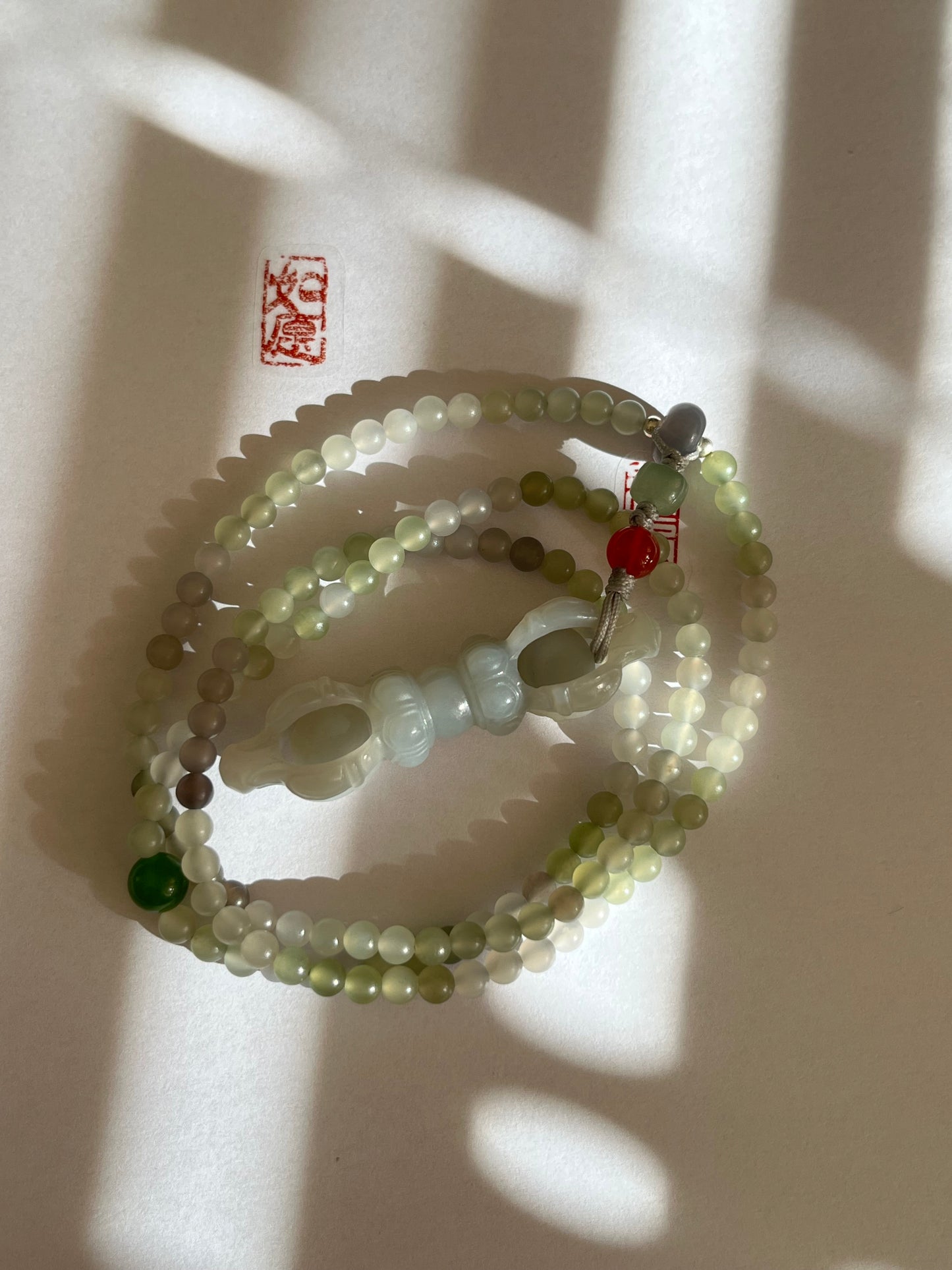 Hand Carved Jade Vajra Pendant, 手雕和田烟紫金刚杵