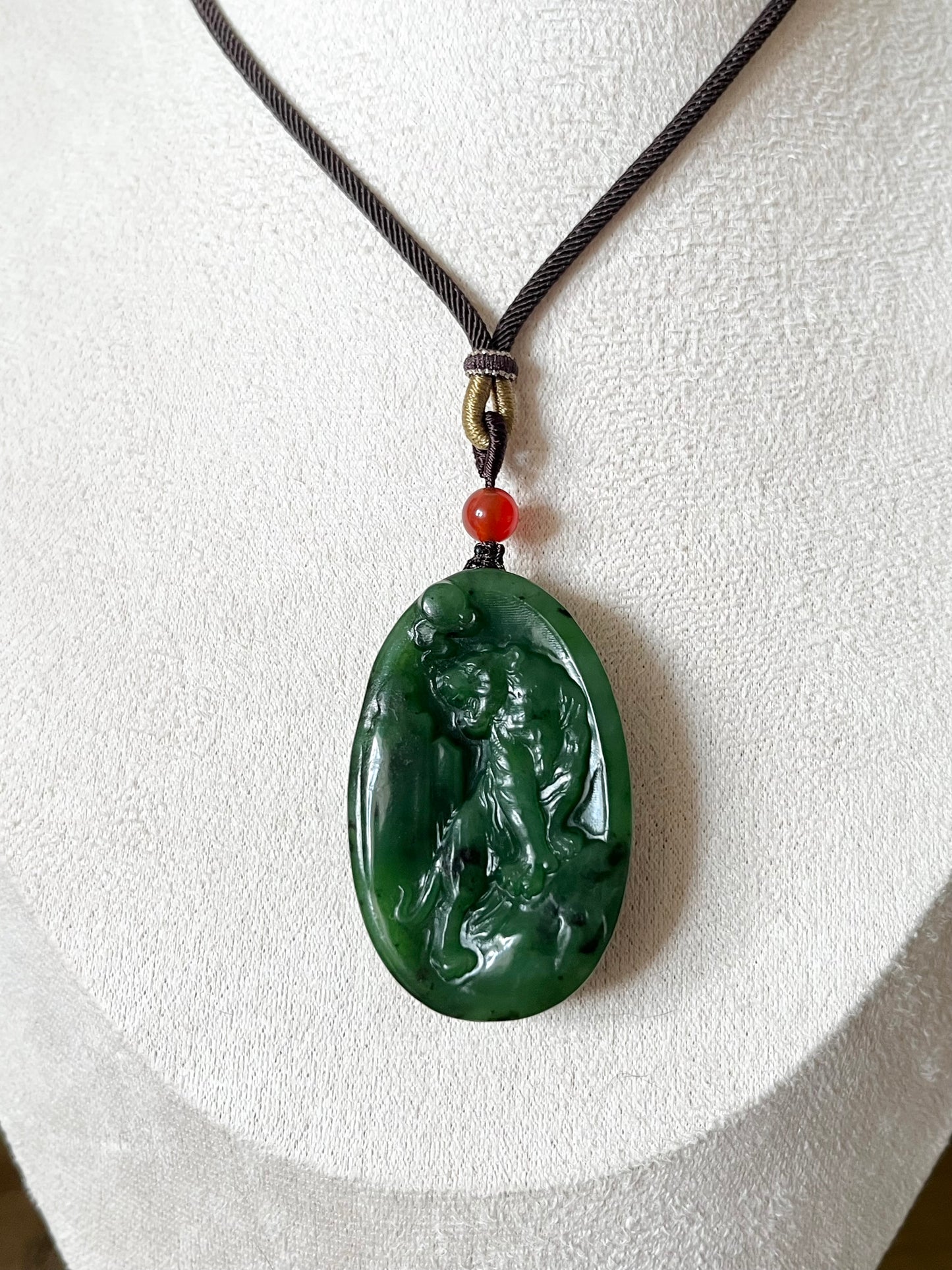 Hand Carved Jade Uphill Tiger, 手雕俄碧玉上山虎