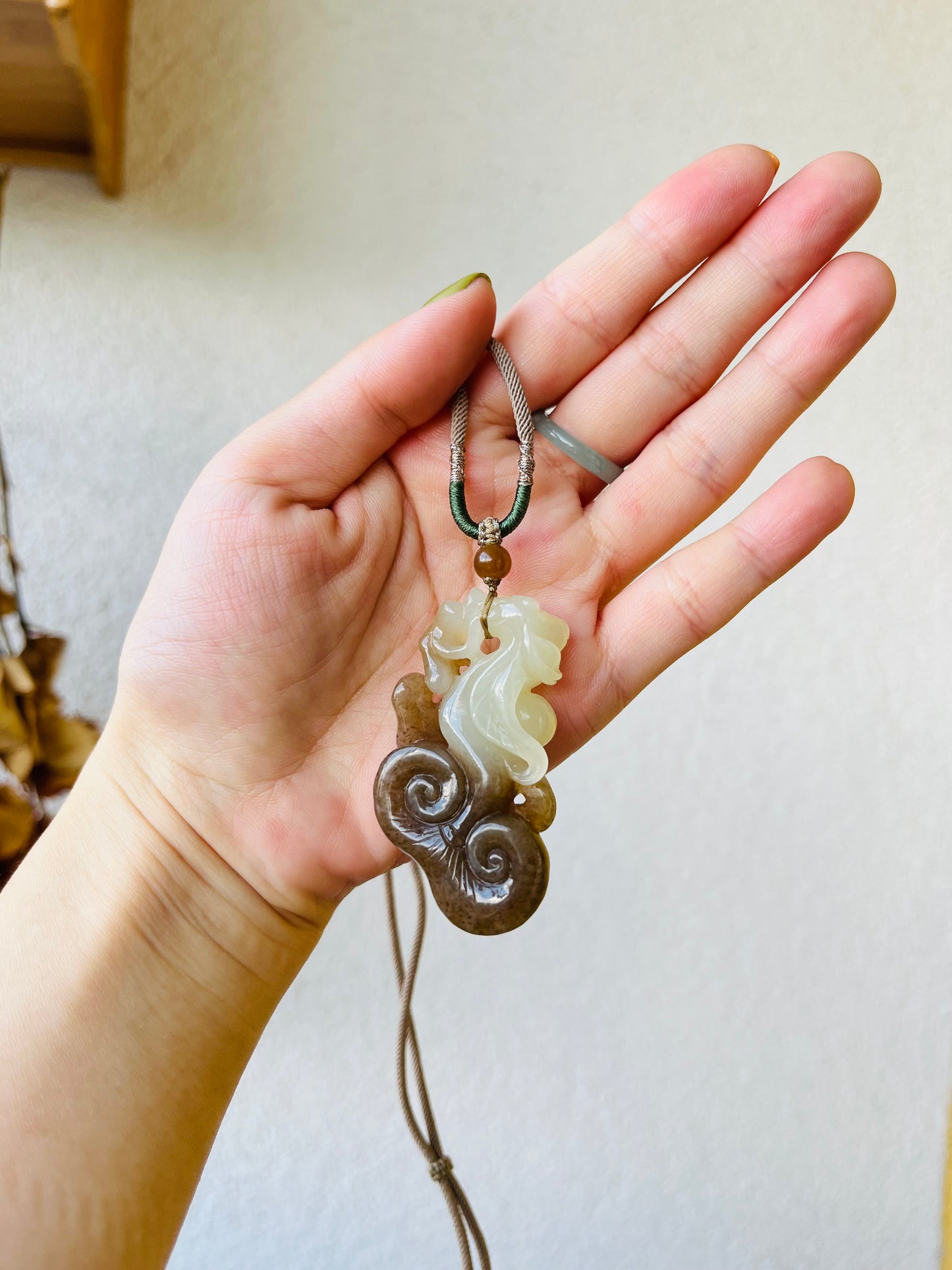 Hand Carved Jade Ruyi Pendant, 手雕和田且末糖如意