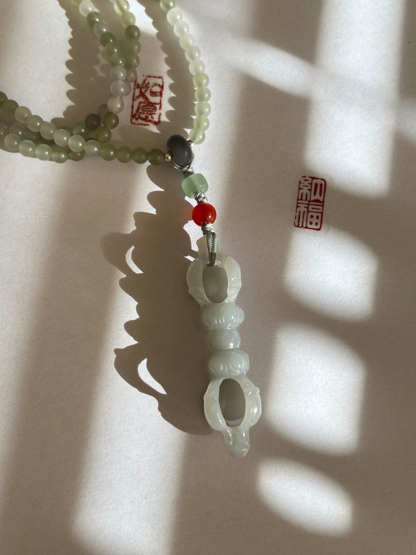 Hand Carved Jade Vajra Pendant, 手雕和田烟紫金刚杵