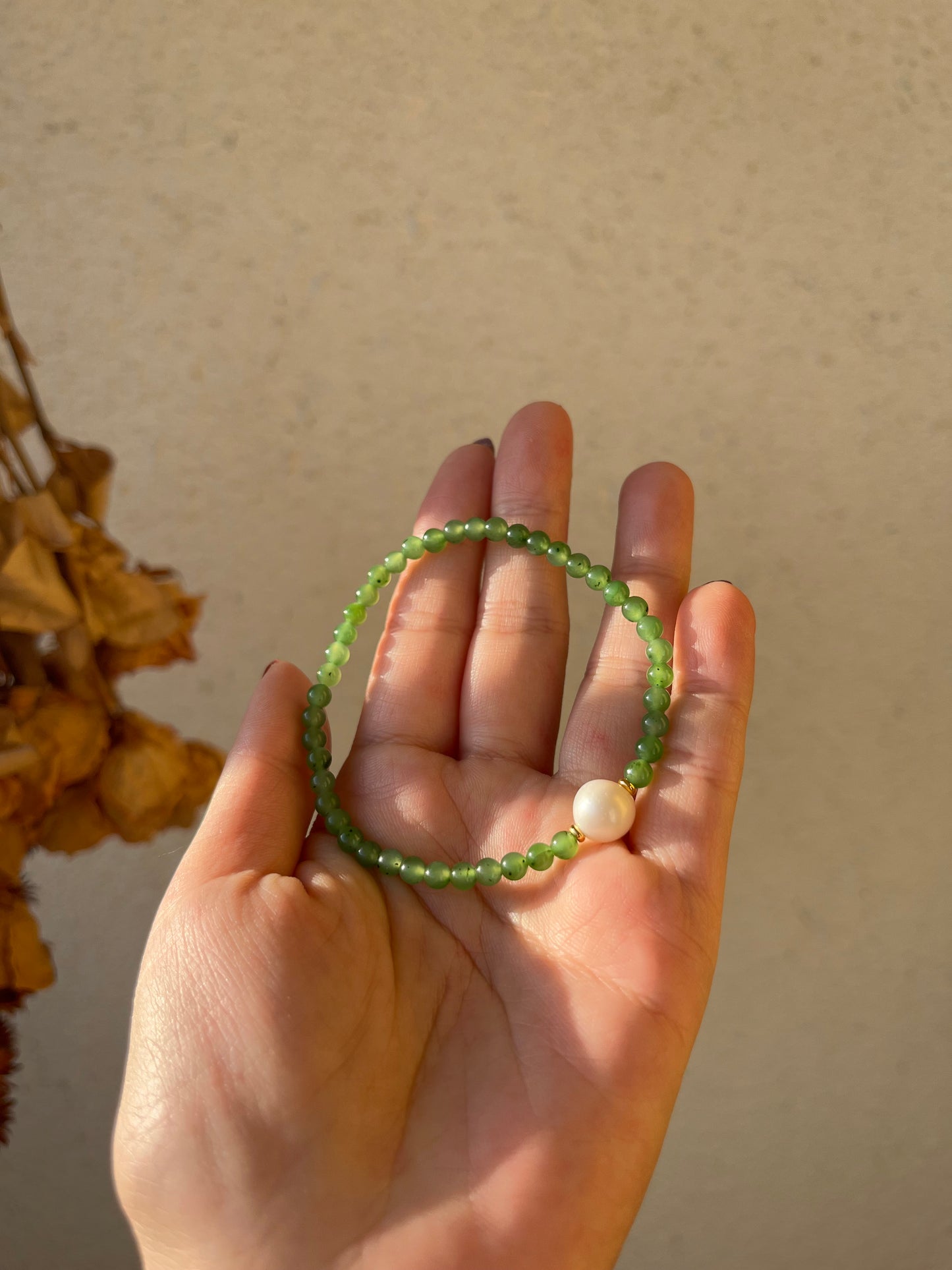 Green Nephrite Jade Beaded Bracelet with a Pearl