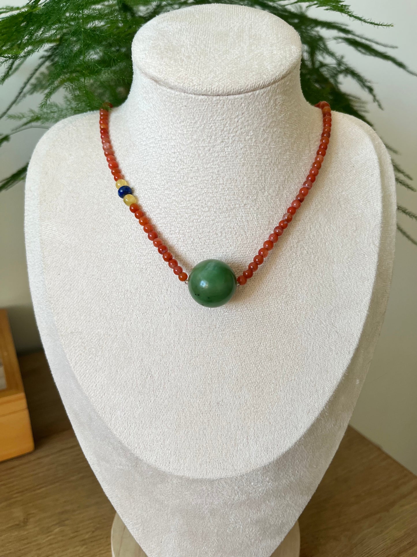 Handmade Nanhong Agate Beaded Necklace with a Single Big Green Jade Bead (20mm)