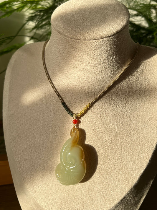 Hand Carved Jade Ruyi Pendant, 手雕糖白如意