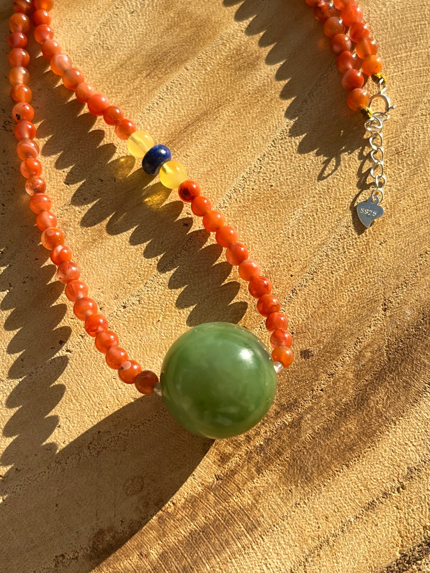 Handmade Nanhong Agate Beaded Necklace with a Single Big Green Jade Bead (20mm)