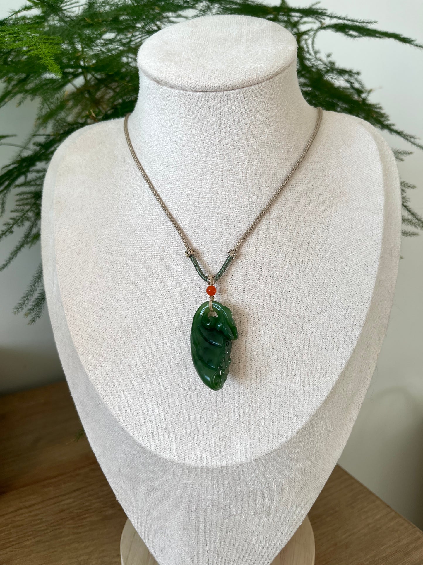 Hand Carved Green Nephrite Lotus Pod Pendant,  手雕碧玉如意莲蓬