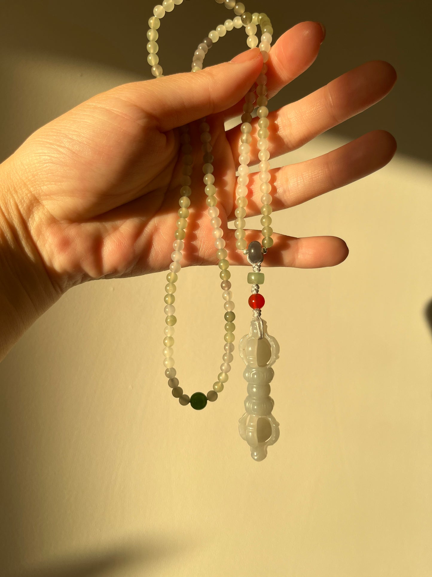 Hand Carved Jade Vajra Pendant, 手雕和田烟紫金刚杵