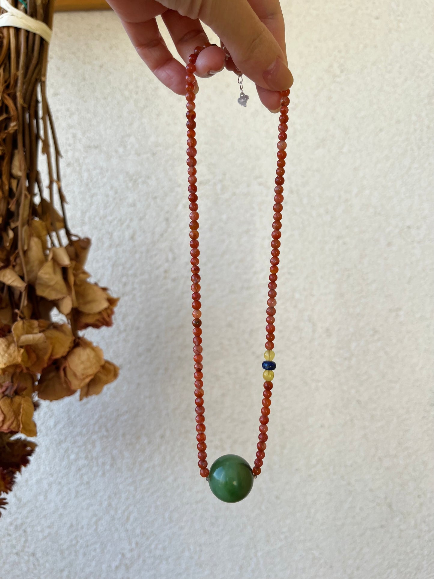 Handmade Nanhong Agate Beaded Necklace with a Single Big Green Jade Bead (20mm)