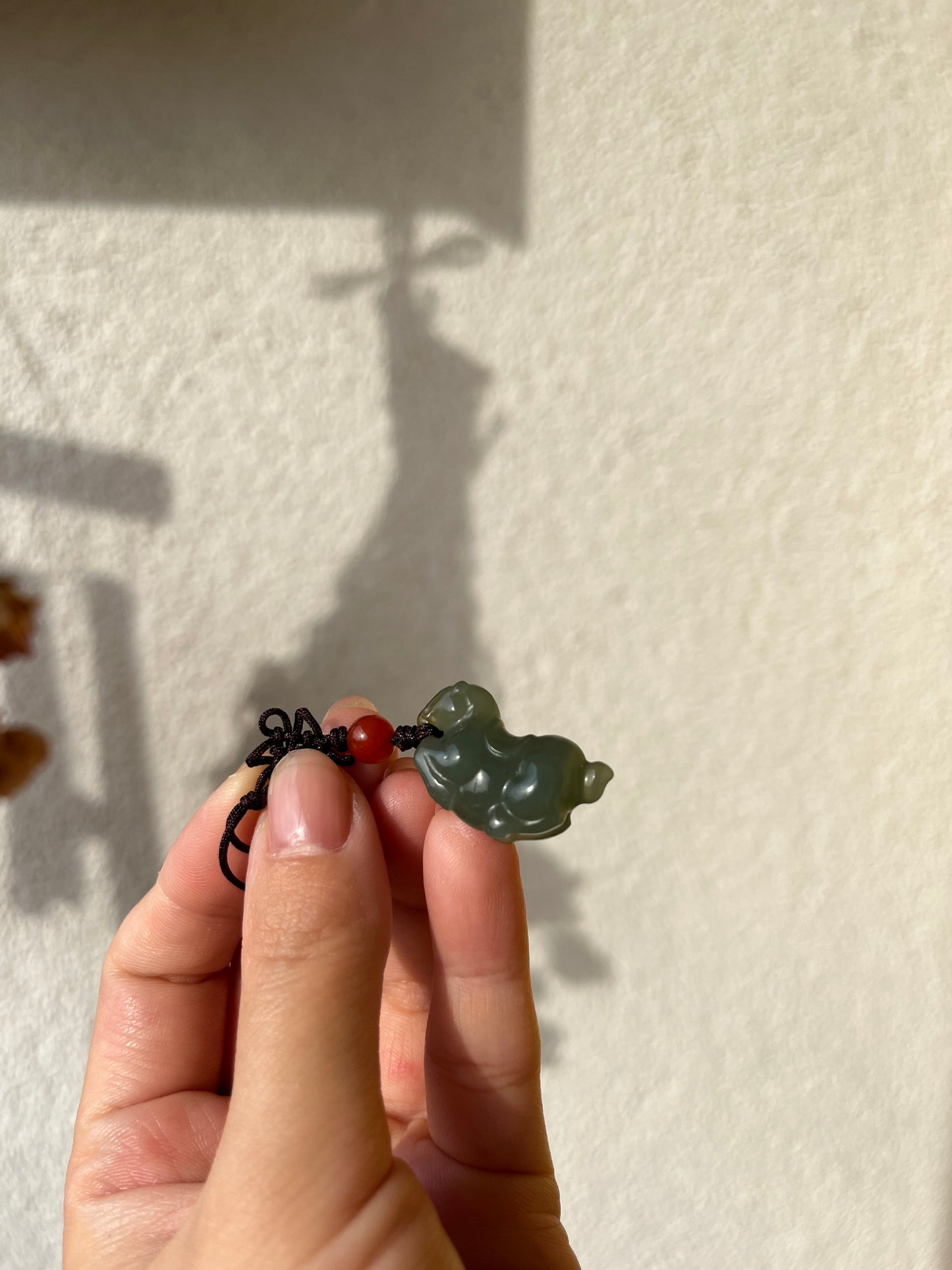 Handmade Phone Charm with a Hand Carved Jade Horse，手雕唐马手机链