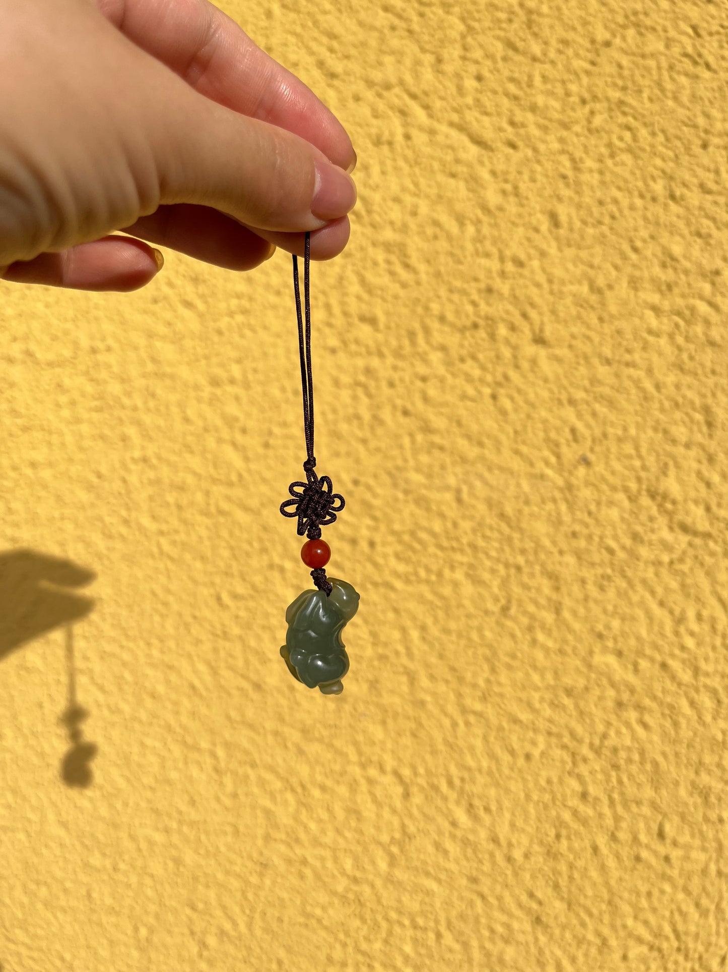 Handmade Phone Charm with a Hand Carved Jade Horse，手雕唐马手机链