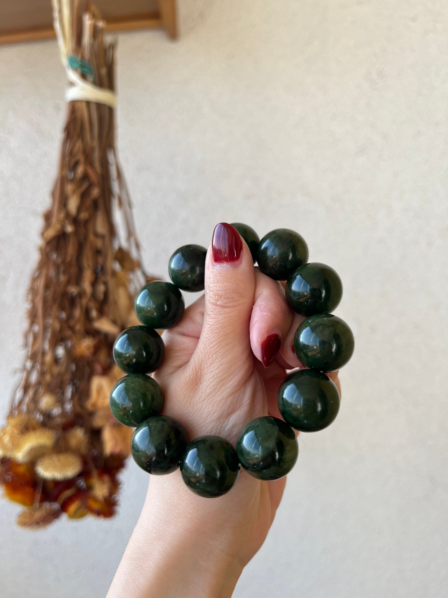 Green Nephrite Jade Beaded (18mm) Bracelet