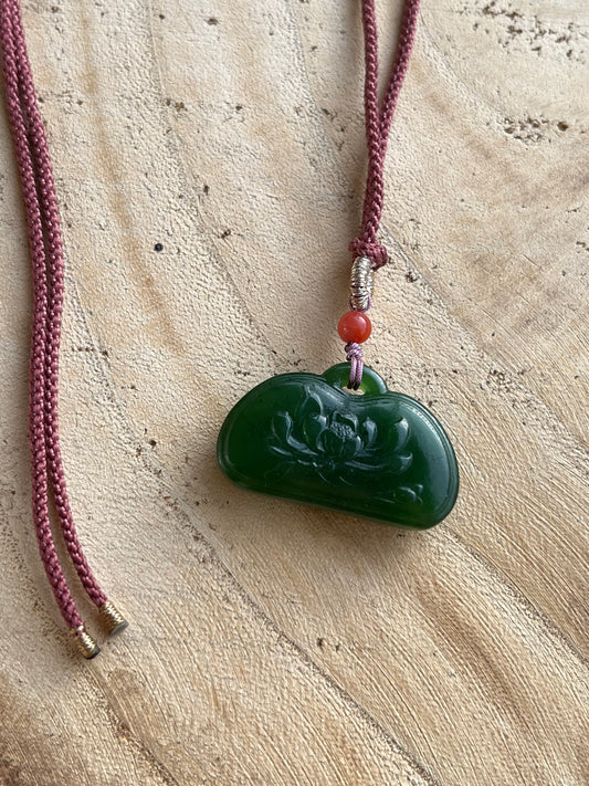 Green Hand Carved Jade Lotus Blessing Lock，手雕碧玉荷花福锁