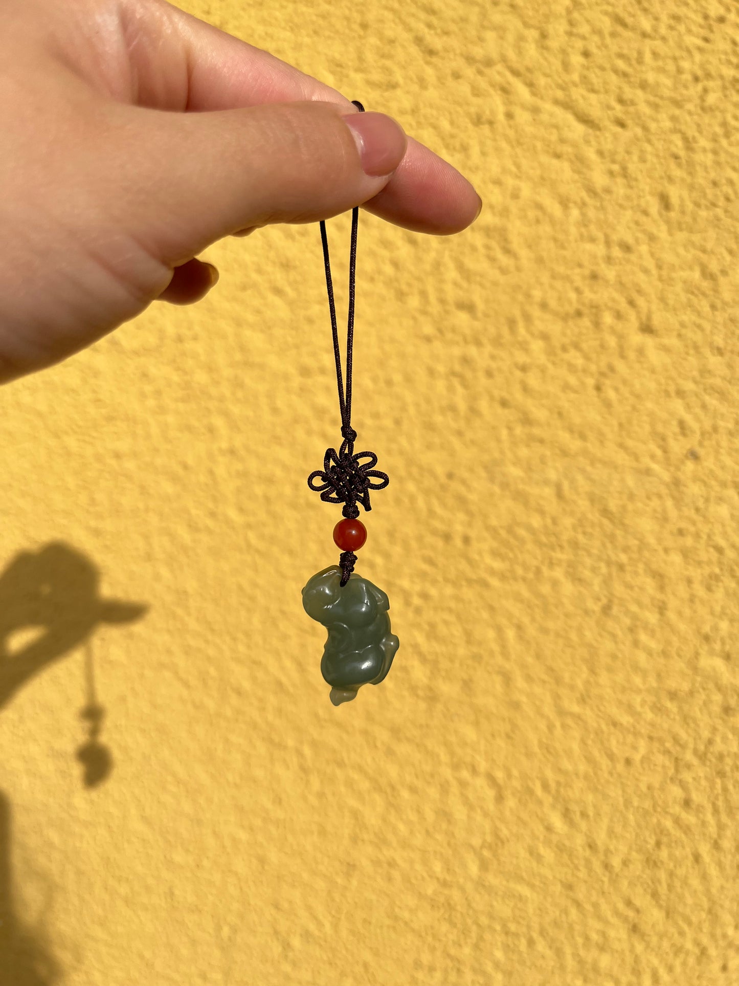 Handmade Phone Charm with a Hand Carved Jade Horse，手雕唐马手机链