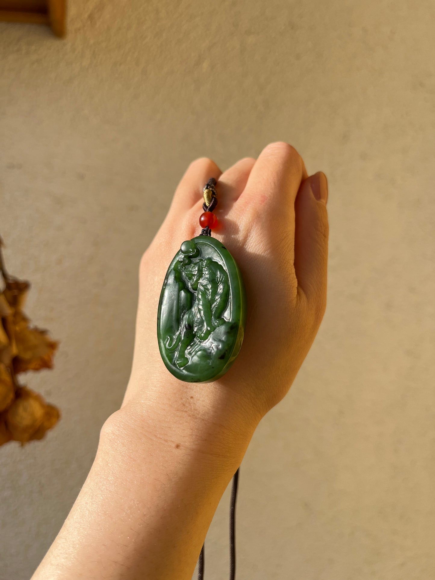 Hand Carved Jade Uphill Tiger, 手雕俄碧玉上山虎