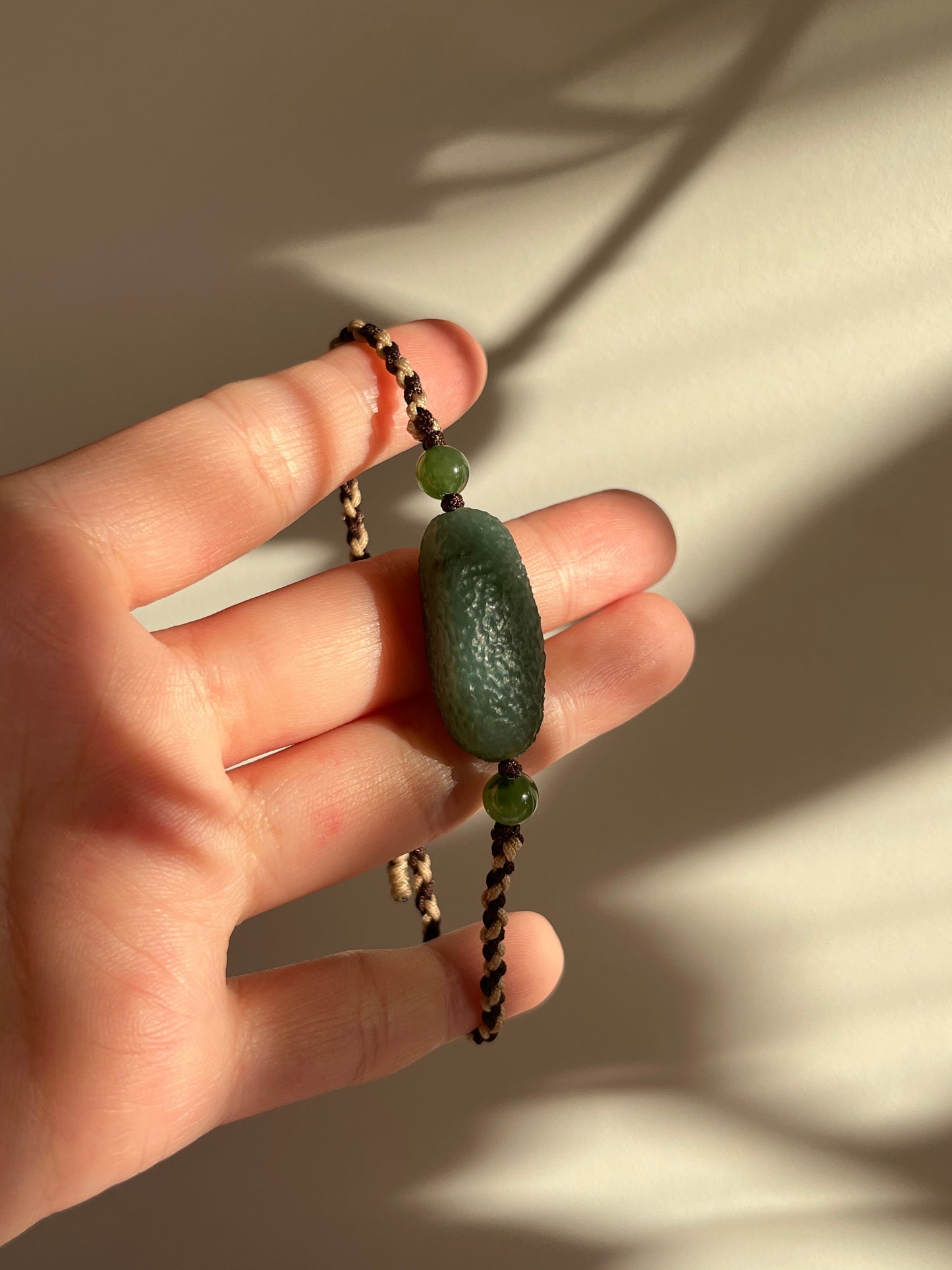 Simple Handmade Bracelet with Green Jade Beads，碧玉随形老光珠手绳