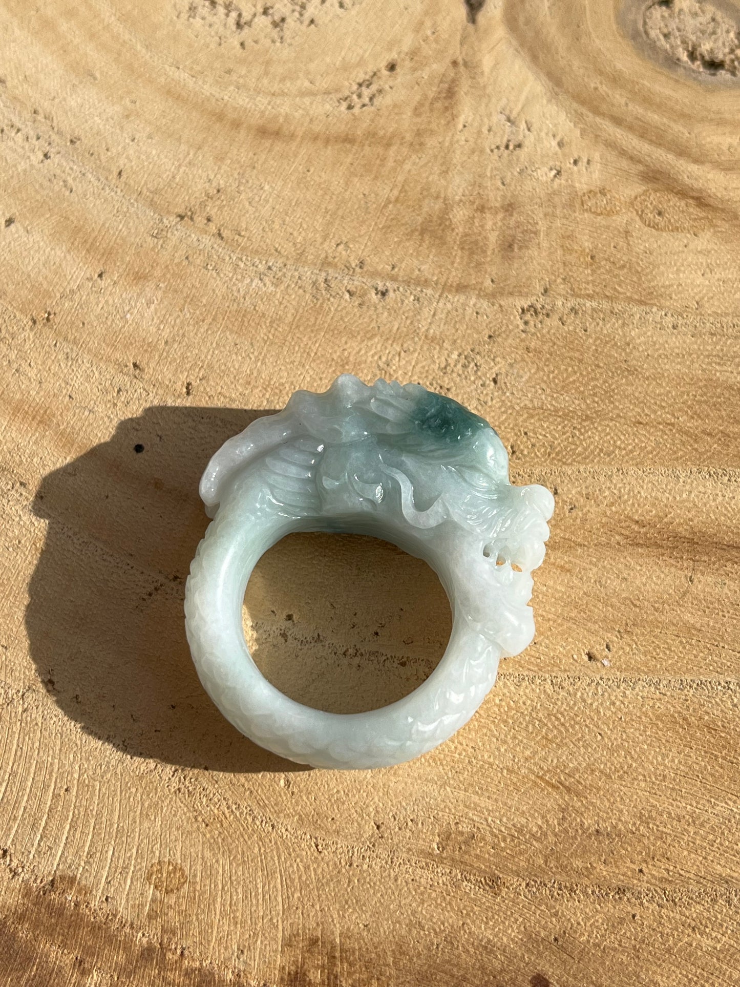 Hand Carved Jadeite Chinese Dragon Thumb Ring, 手雕翡翠龙扳指