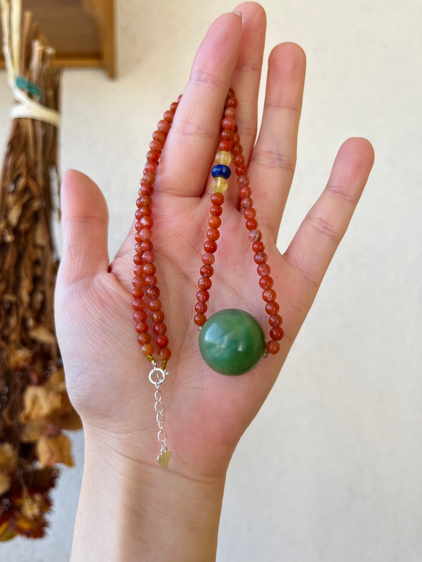 Handmade Nanhong Agate Beaded Necklace with a Single Big Green Jade Bead (20mm)