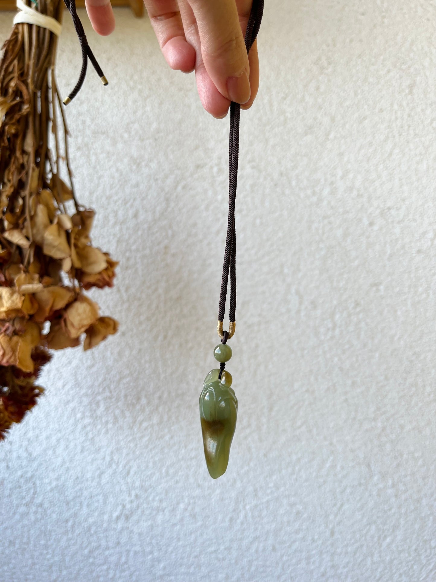 Hand Carved Jade Pepper Pendant，手雕且末蓝糖和田玉辣椒