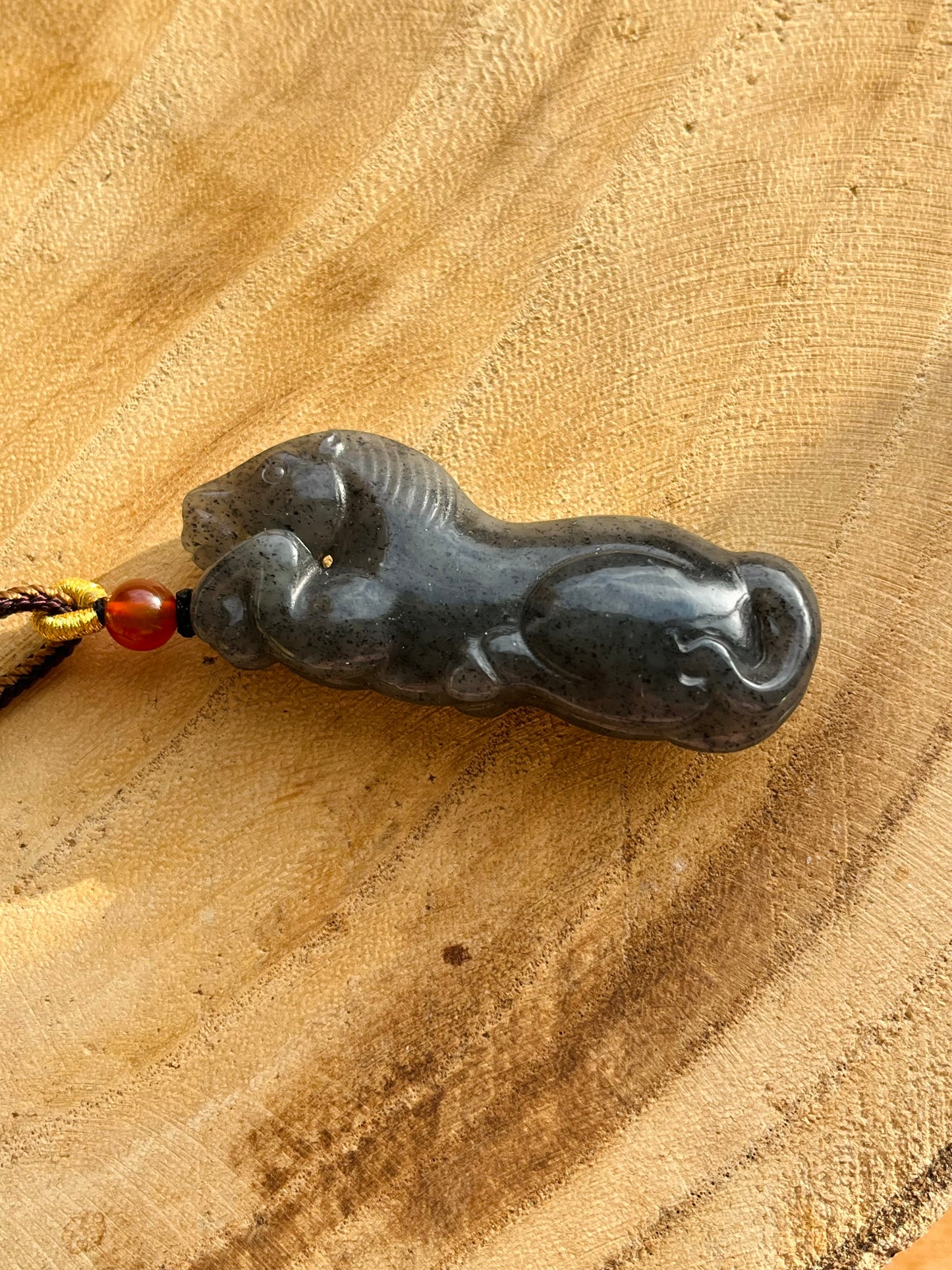 Hand Carved Jade Horse Pendant, 手雕青花马吊坠