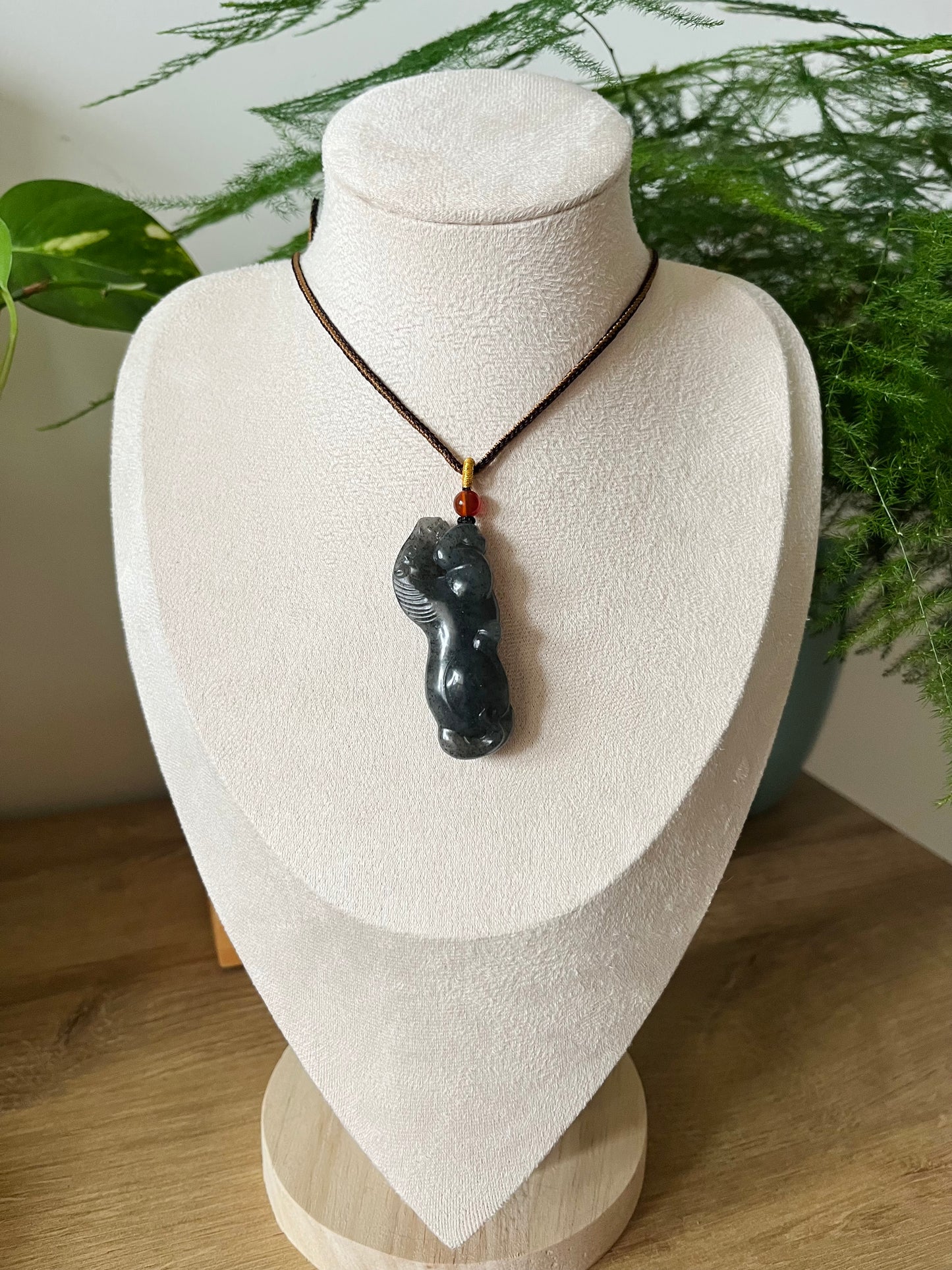 Hand Carved Jade Horse Pendant, 手雕青花马吊坠