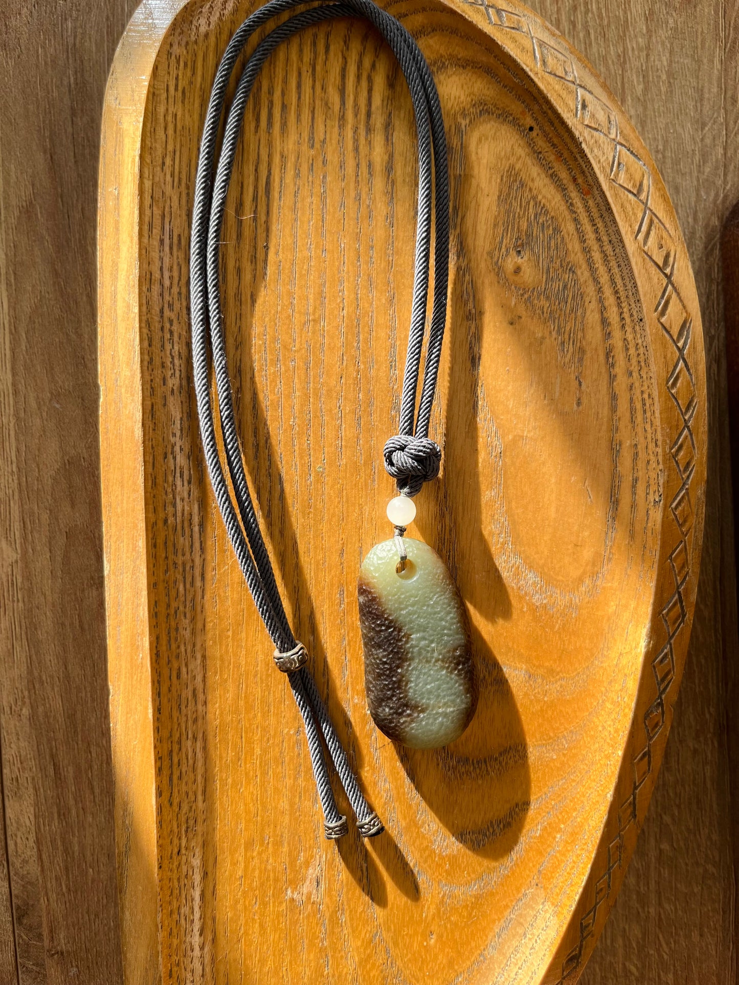 Antique-style Brown and Blue Jade Flat Pendant, 和田戈壁料古风无事牌