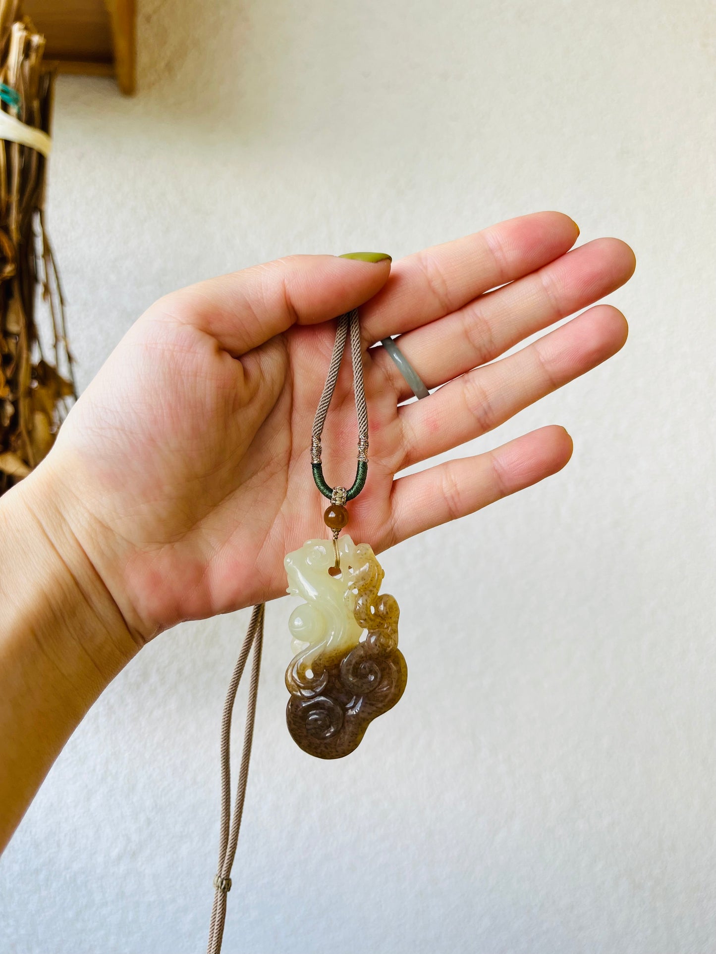 Hand Carved Jade Ruyi Pendant, 手雕和田且末糖如意